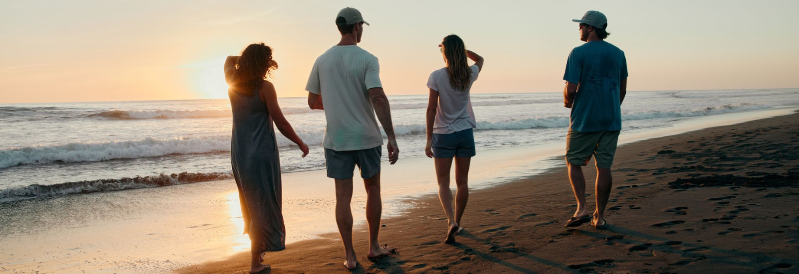 How To Pack Light: Expert Tips for Savvy Travelers